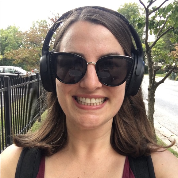 Meet your Posher, Elizabeth - Picture 1 of 2